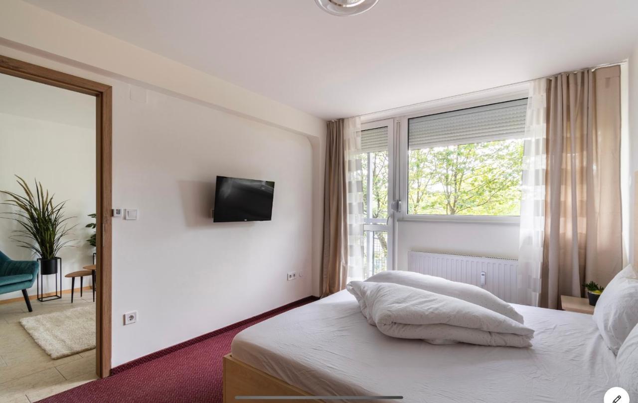 Sinus Premium Aparthotel Siofok Exterior photo